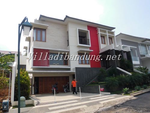 Penginapan di Bandung Daerah Dago: Villa Dago Pakar 4 Kamar