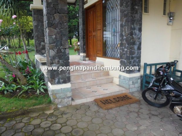 Villa Istana Bunga Villa Trisulo 3 Kamar